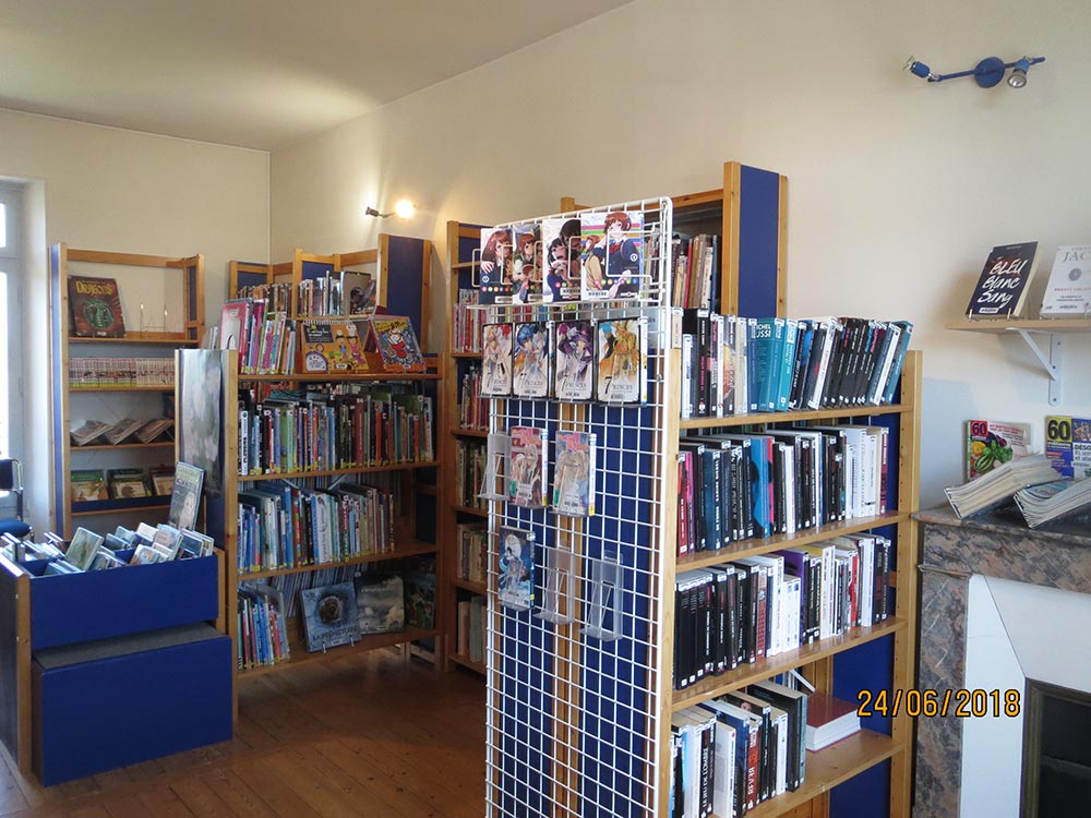 Vue intérieure de la bibliothèque de Notre-Dame-de-la-Mer